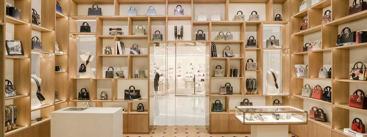 Pop-up Store Lady Dior – Sheer fabric partitions