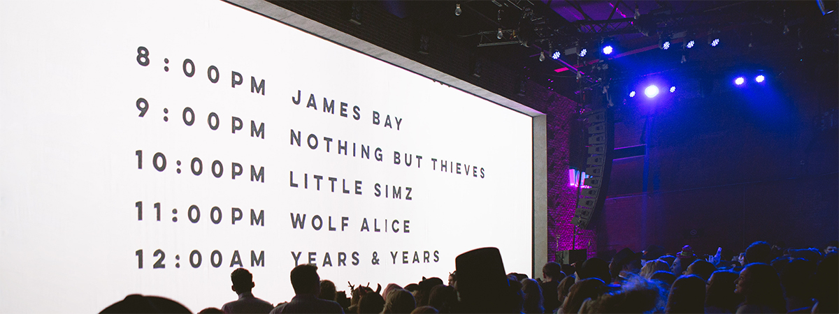 Vevo Halloween A gigantic screen pulled up with a 18 m wide system. Vevo Halloween A gigantic screen pulled up with a 18 m wide system.