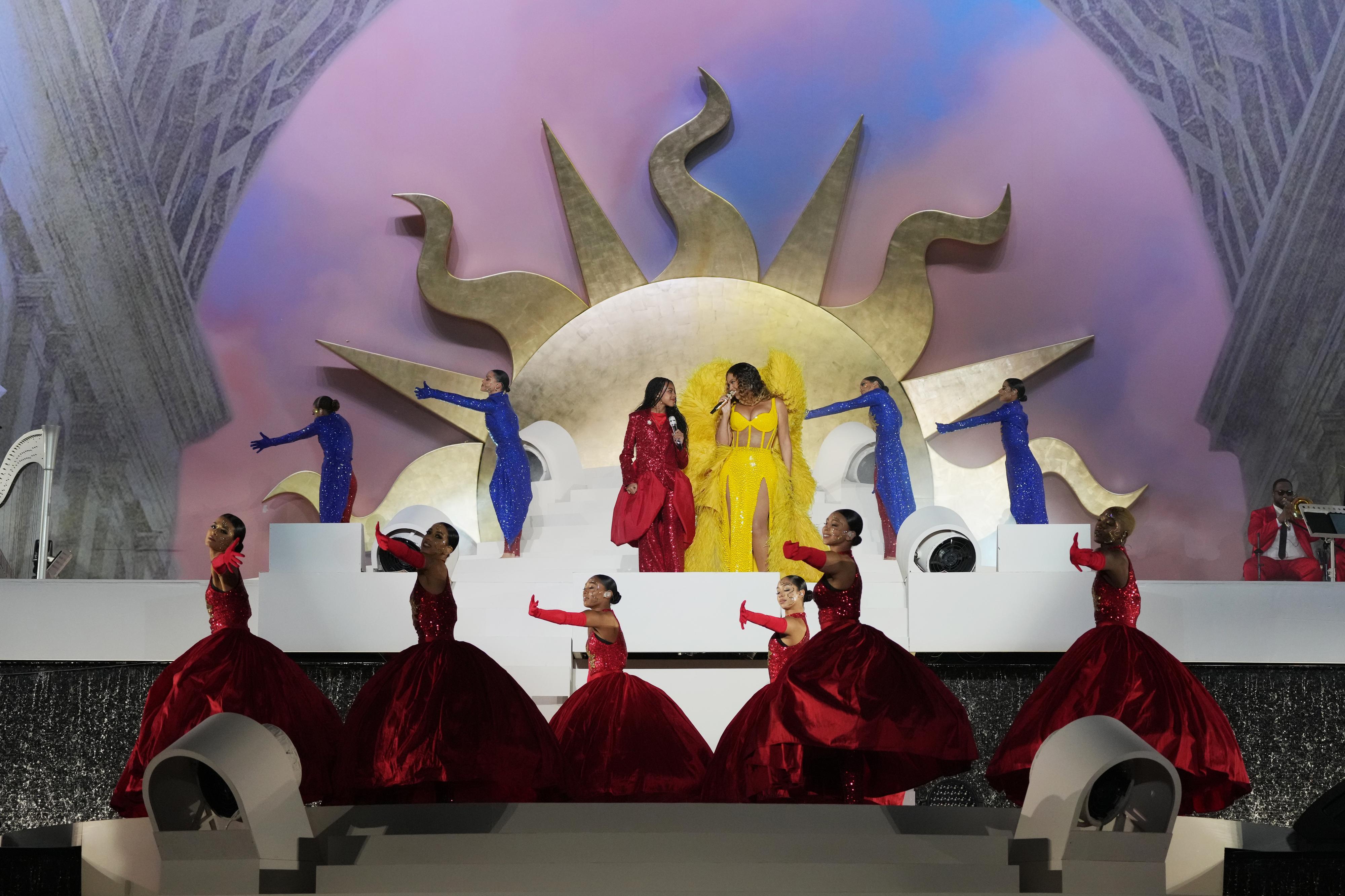Printed projection screens welded into giant cyclorama