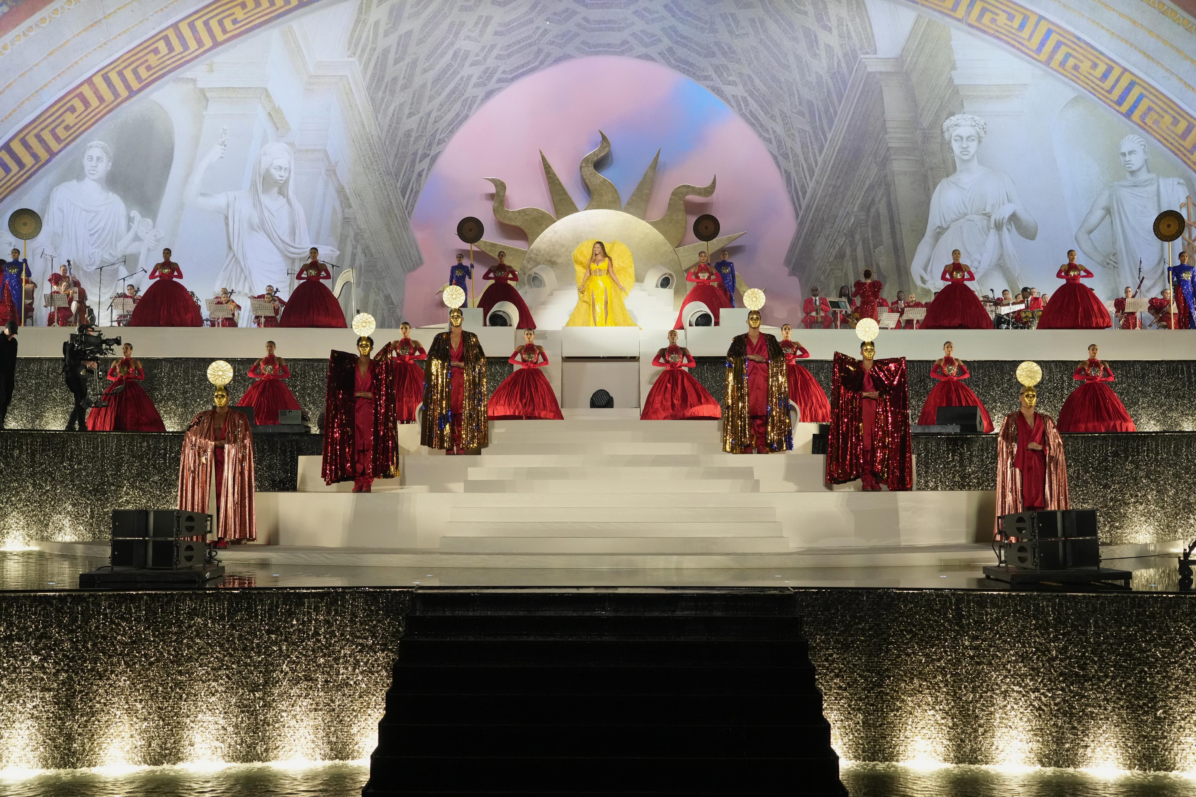 Printed projection screens welded into giant cyclorama