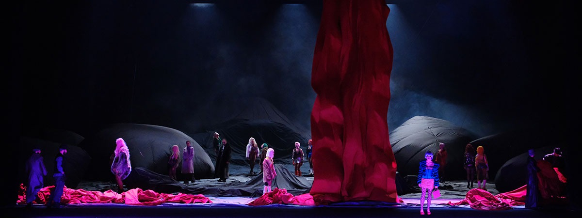 Versatile theatre curtain drops at Teatro Real, Spain