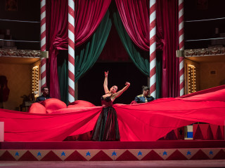 ShowTex red Velours Puccini for Carmen at Opéra Royal de Wallonie