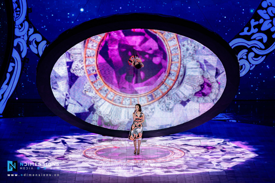 Circle-shaped GiantMirror by ShowTex for CCTV Chinese Valentine's Day 2017