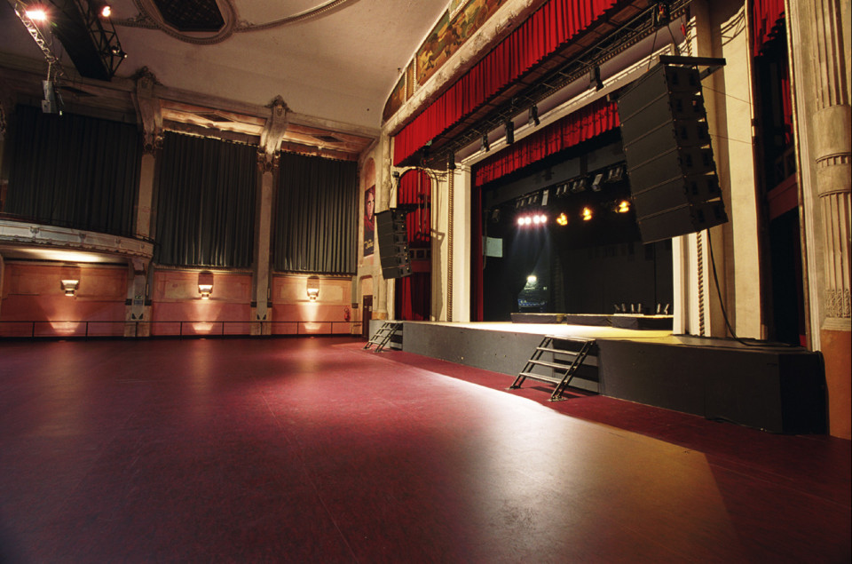 ShowTex front curtain and acoustic drapes for De Roma