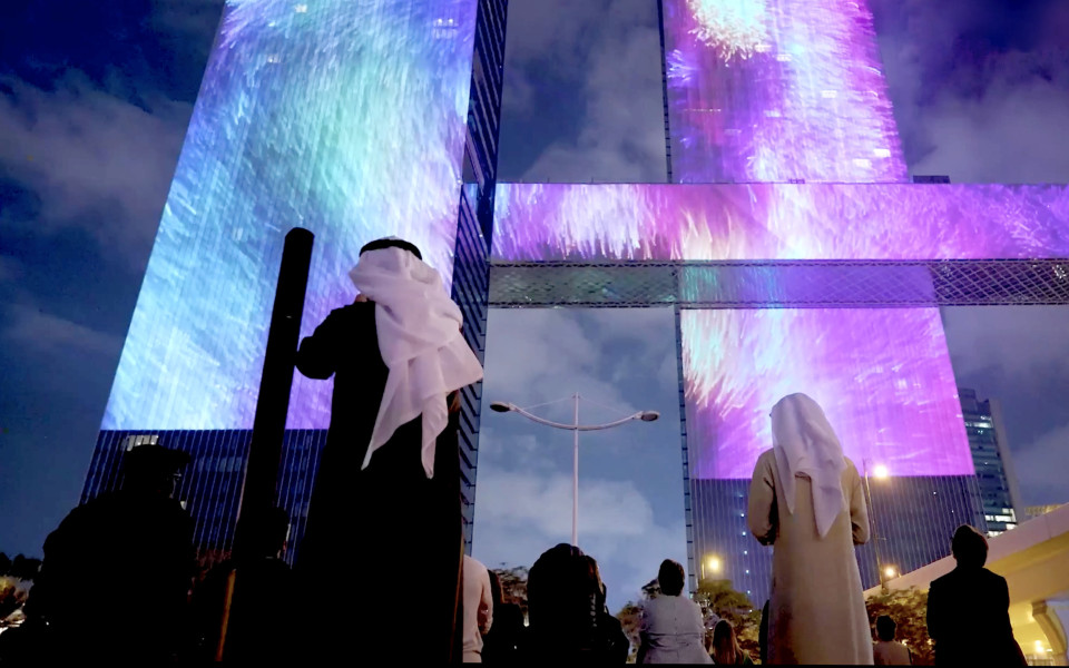 Record-breaking mesh screen by ShowTex for resort opening