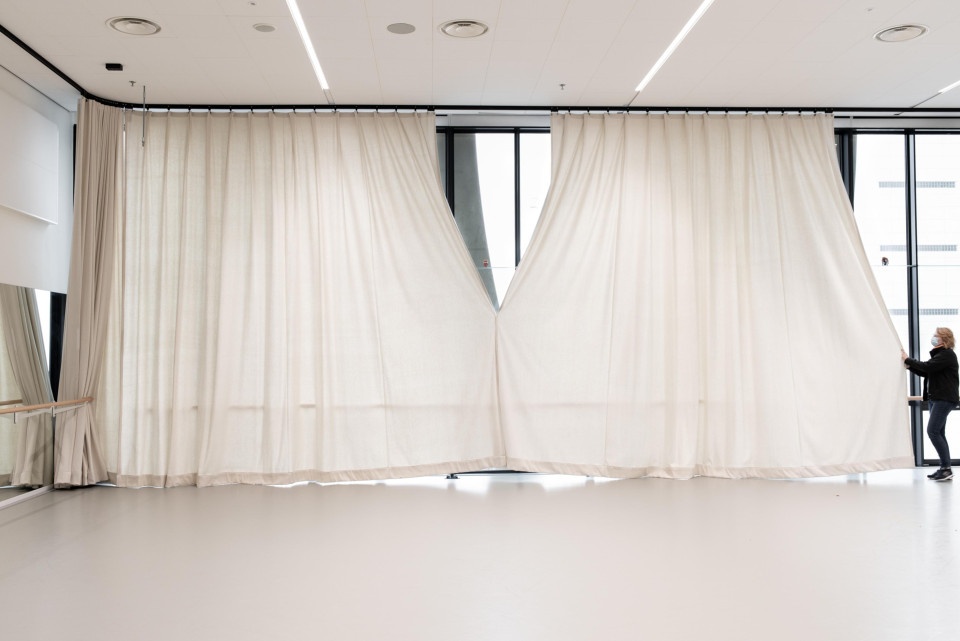 Acoustic Wool Serge Panne on OrientTrack by ShowTex in the Amare Rehearsal Studio