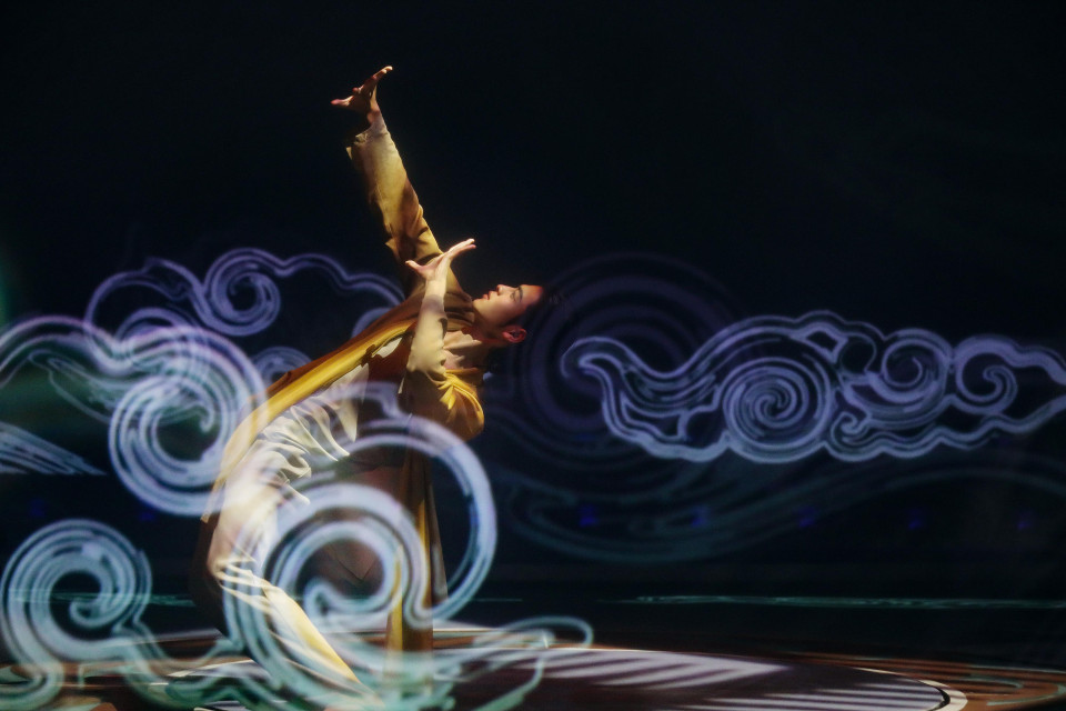 ShowTex hologram scrim for Mount Laojunshan