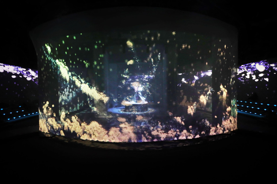 ShowTex hologram scrim for Mount Laojunshan