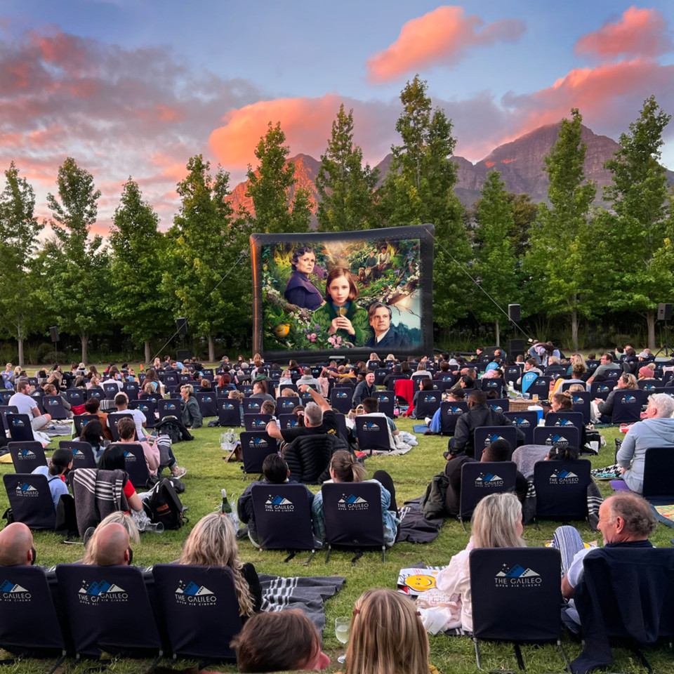 The Galileo Project - Touring open air cinema - Outdoor projection screen