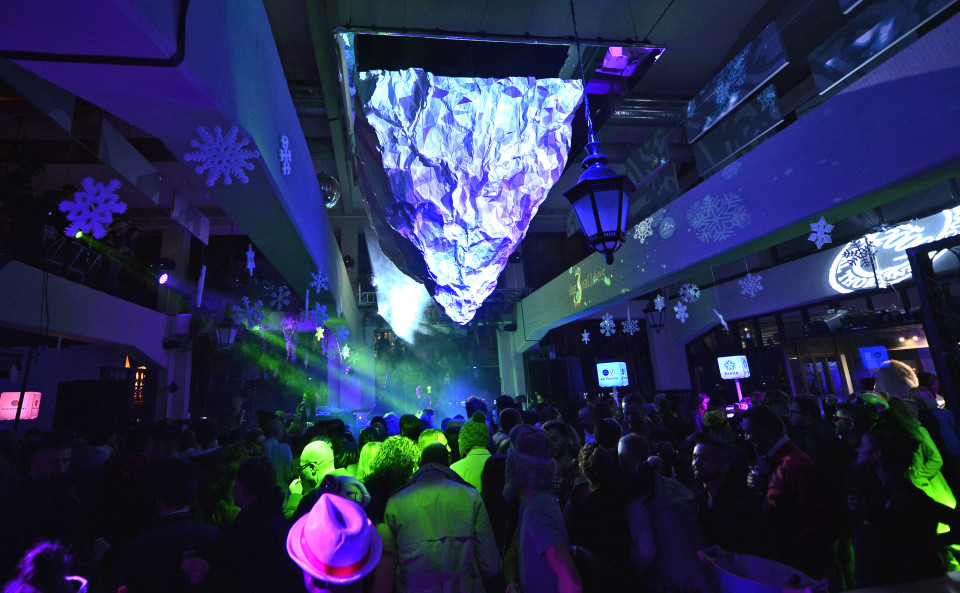 ShowTex AluShape Cretonne, GiantMirror, ScreenFrame for Les 3 Vallées: - Ski resort
