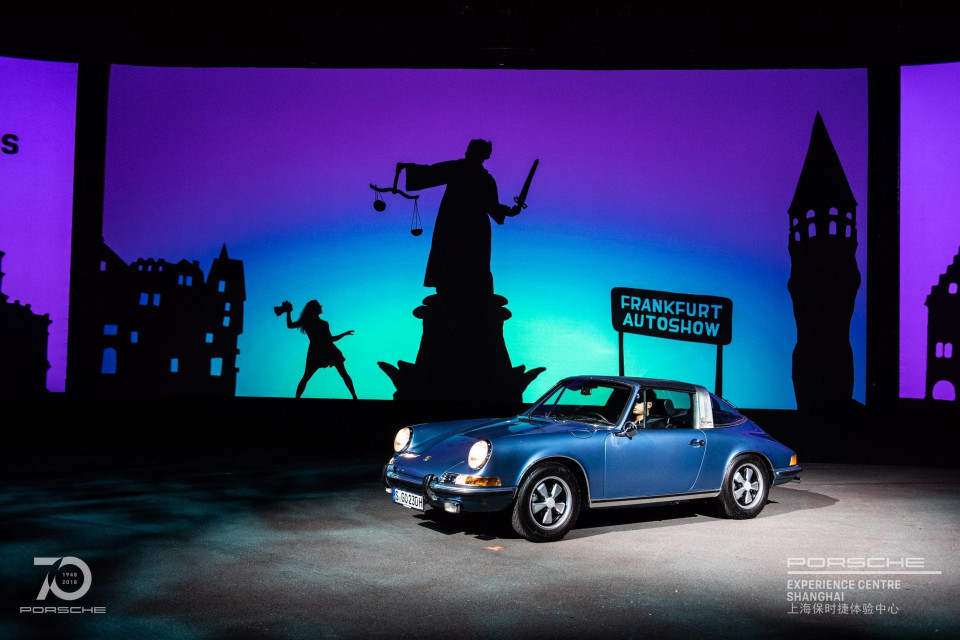 ShowTex RP Grey, Kabuki 50, ShowPipe for Porsche Experience Centre