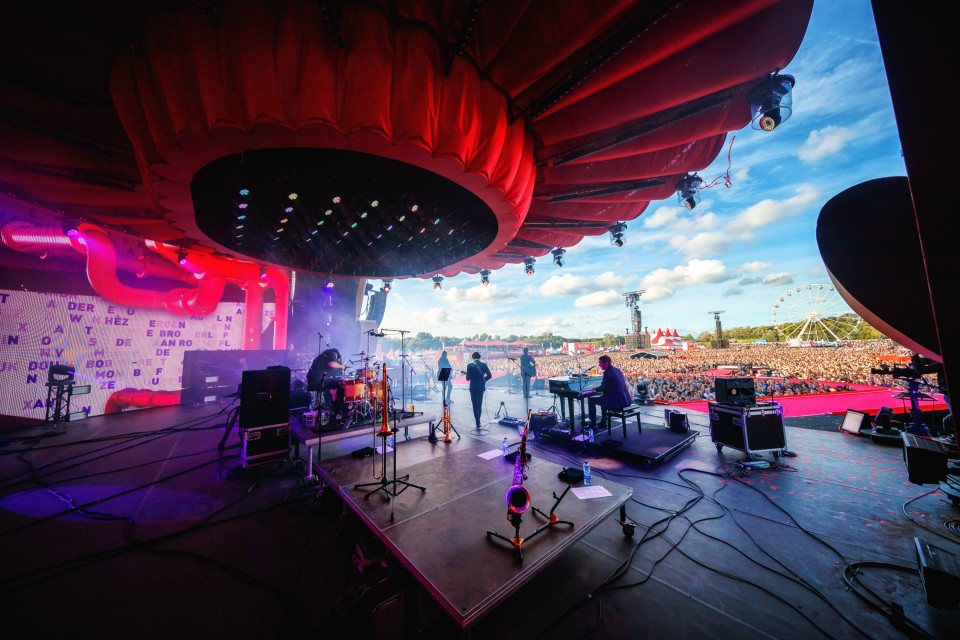 ShowTex DekoTaft, PolyStretch P8 CS Matt, EasyDrape for Flying Friends of Amstel Live