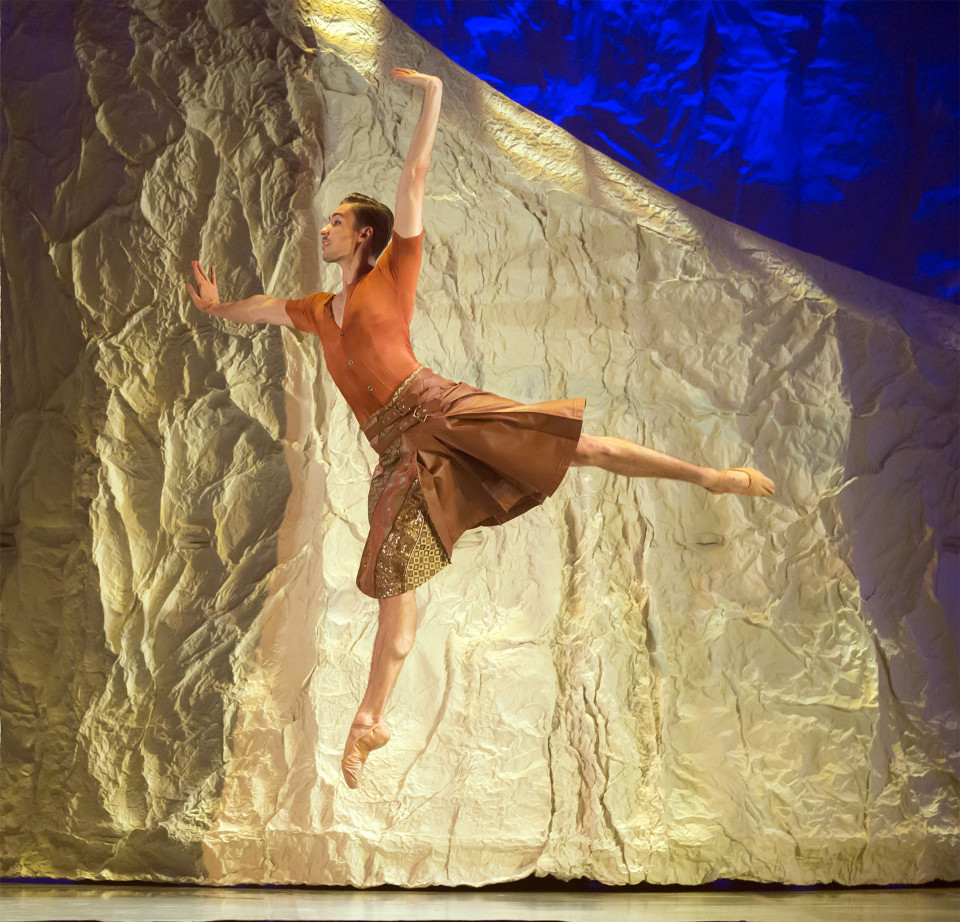ShowTex GiantMirror, AluShape Cretonne for The Little Mermaid Ballet