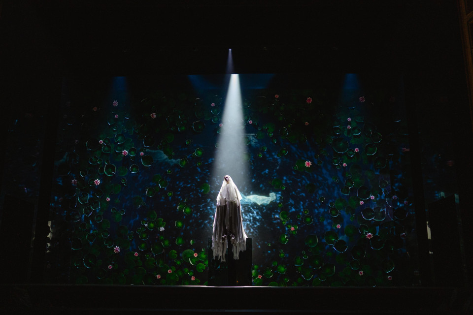 ShowTex GiantMirror for Rusalka opera