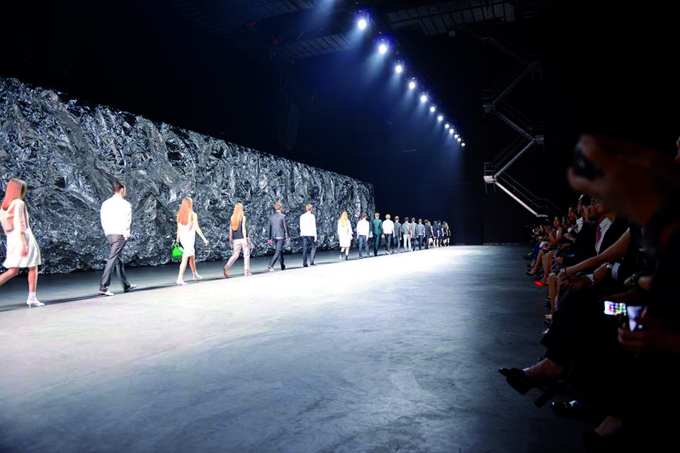 ShowTex AluShape Brut backdrop for Calvin Klein fashion show