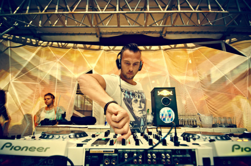 ShowTex StretchTulle for Noa Beach Club