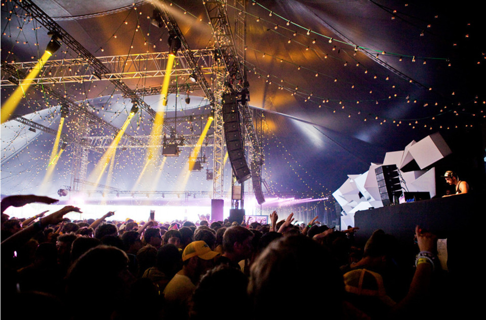ShowTex Juncko, Spinnaker CS, PolyStretch, SuperMirror for Pukkelpop 2012