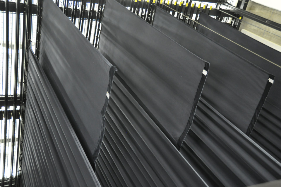 ShowTex Molton, Wool Serge Panne, Suez, GobelinTulle, Filled Cloth, TravelScreen, RP Off-White, ShowPipe, ShowTrack, EasyRoller DanceFloor Cart, DanceCarpet Duplex for De Stoep Theatre