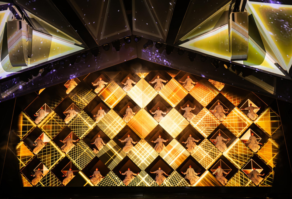 ShowTex BannerDrape, Molton, Universal 250 BB Print, GiantMirror, DekoMolton, Kabuki 50, HiSpeed Reveal, Satinac, Blackout Flex BB Print , Wool Serge Panne, PolyMolton for Joy Awards