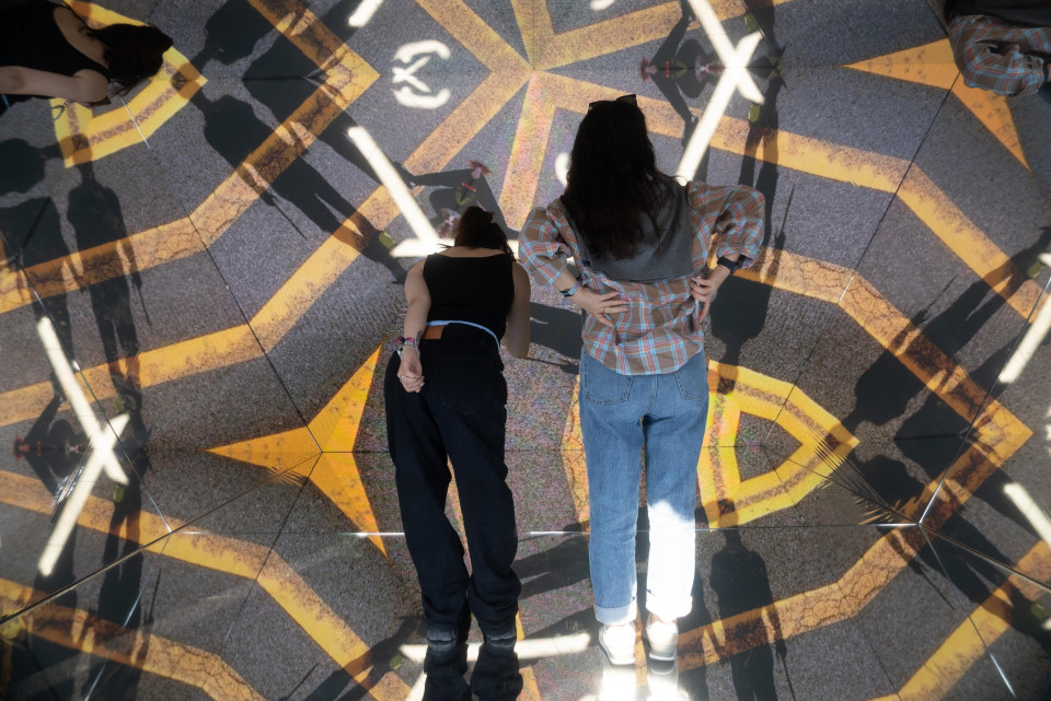 ShowTex GiantMirror for Clockenflap Festival
