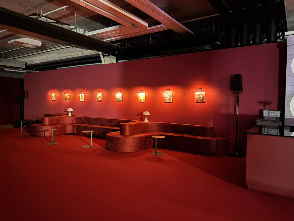 ShowTex AV Drop, Universal 250 BB Print, GiantMirror, Velours Delta CS, Molton for Mango