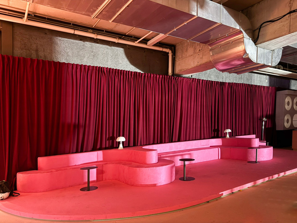ShowTex AV Drop, Universal 250 BB Print, GiantMirror, Velours Delta CS, Molton for Mango