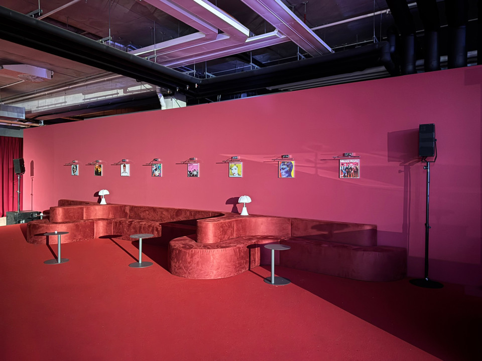 ShowTex AV Drop, Universal 250 BB Print, GiantMirror, Velours Delta CS, Molton for Mango