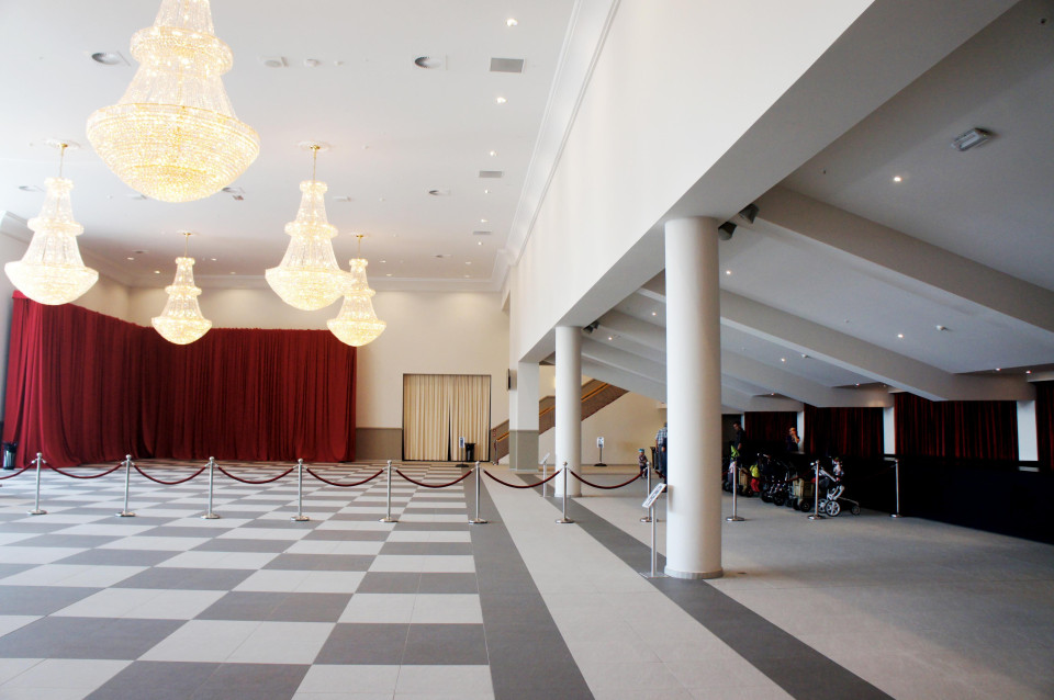 ShowTex ShowLED Classic, FP Supermat Perforato, Rail H100,ShowTrack, Single PrintFrame for Plopsa Theater