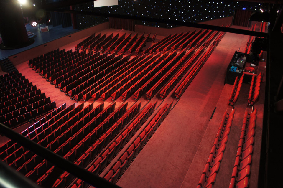 ShowTex ShowLED Classic, FP Supermat Perforato, Rail H100,ShowTrack, Single PrintFrame for Plopsa Theater