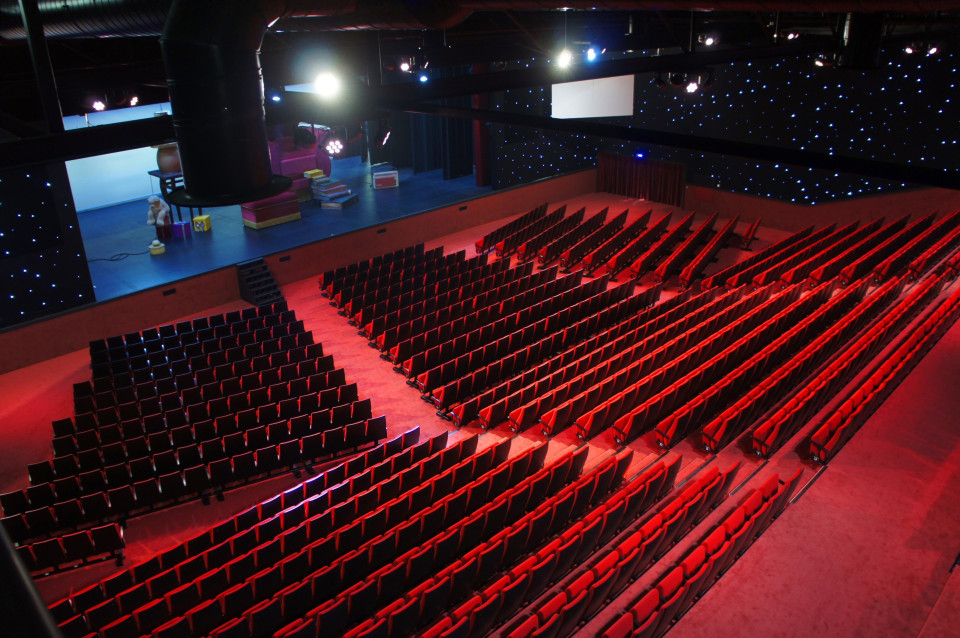 ShowTex ShowLED Classic, FP Supermat Perforato, Rail H100,ShowTrack, Single PrintFrame for Plopsa Theater
