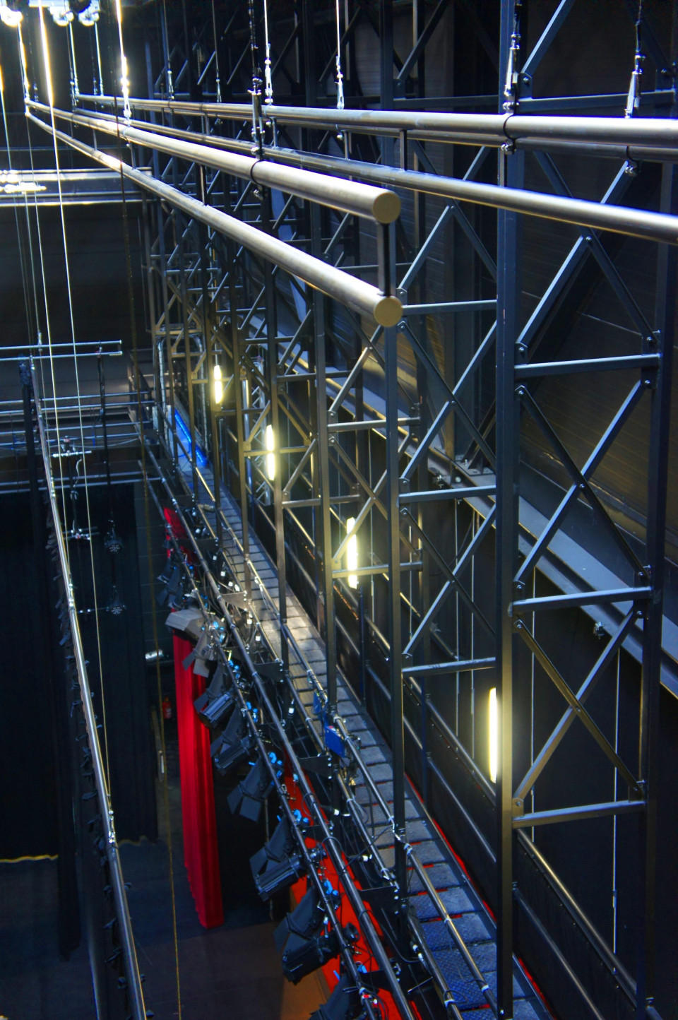 ShowTex ShowLED Classic, FP Supermat Perforato, Rail H100,ShowTrack, Single PrintFrame for Plopsa Theater