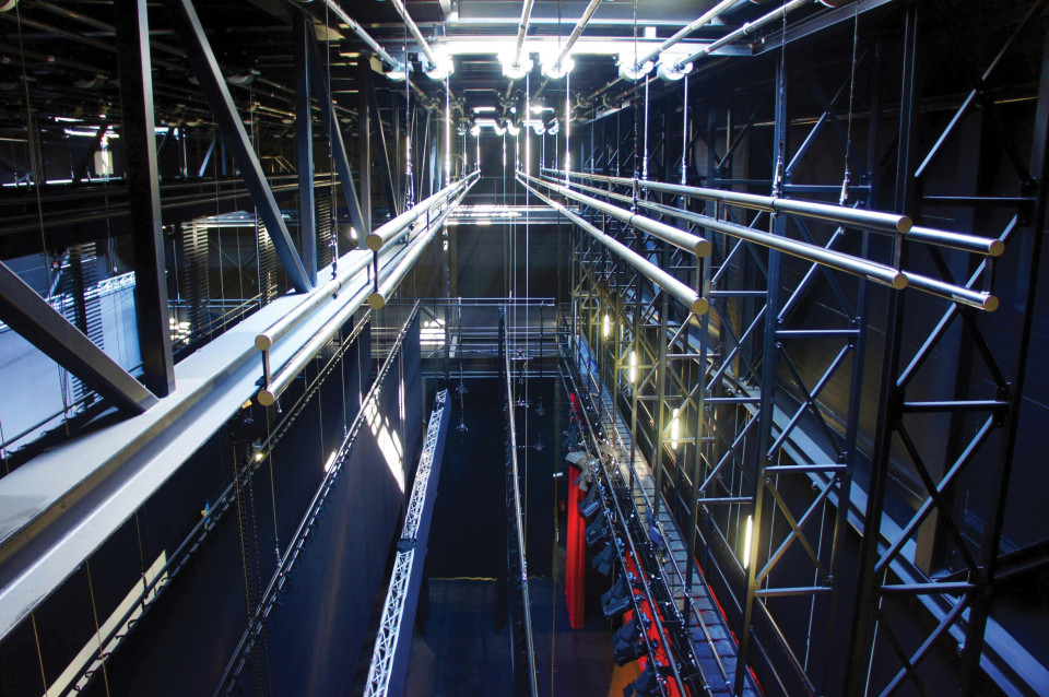 ShowTex ShowLED Classic, FP Supermat Perforato, Rail H100,ShowTrack, Single PrintFrame for Plopsa Theater