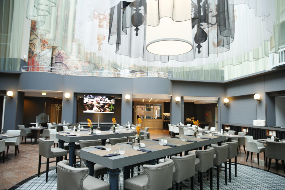 ShowTex Wool Serge Panne 540, LaserVoile, Voile CS Print, Velours Paris CS, Laser Cut Fabrics, RP Fusion, Rail H100, Single PrintFrame, Double PrintFrame for Radisson Blu atrium