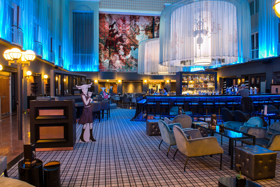 ShowTex Wool Serge Panne 540, LaserVoile, Voile CS Print, Velours Paris CS, Laser Cut Fabrics, RP Fusion, Rail H100, Single PrintFrame, Double PrintFrame for Radisson Blu atrium