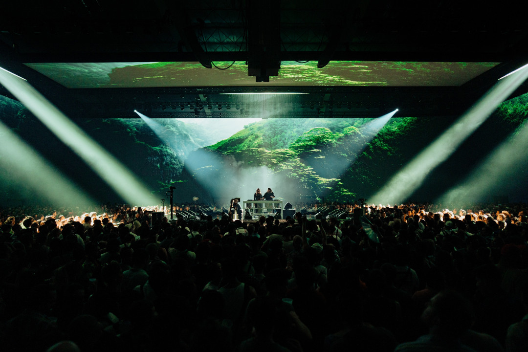 Cercle Odyssey : concert immersif avec des écrans de projection à 360 ...