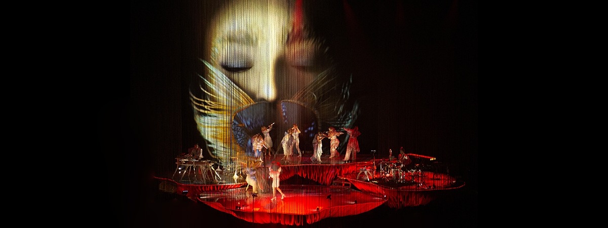 Santiago Felipe, 2019. Courtesy One Little Indian/The Shed Björk Cornucopia - projection surface