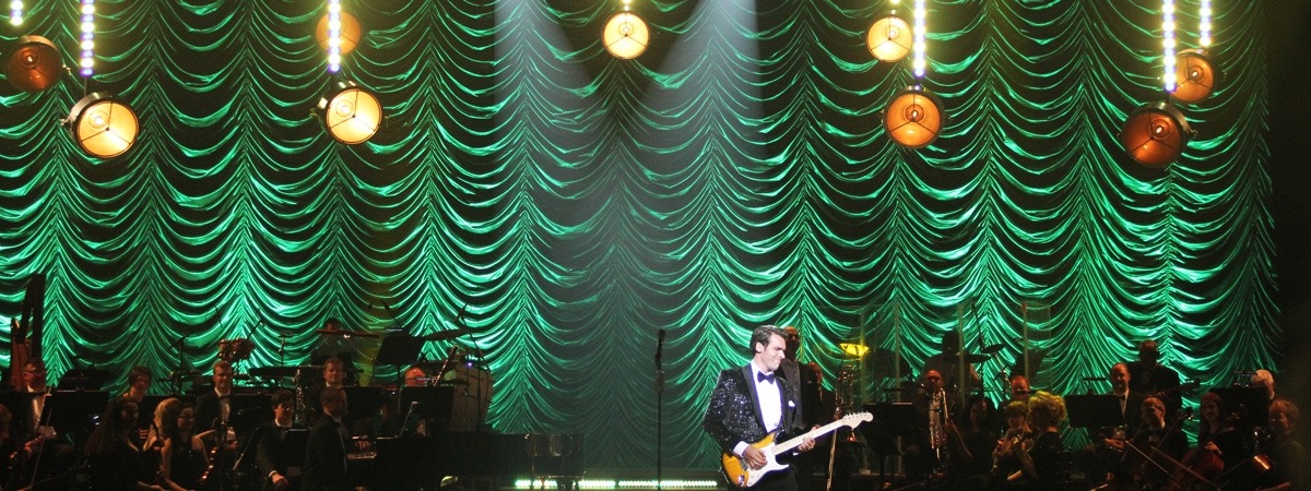 Loutjie Meyer - Oakfields College Jonathan Roxmouth Satinac festoon curtain